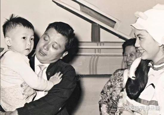 少年时王晶便立志挣钱为父亲王天林减轻负担最终成为票房之王