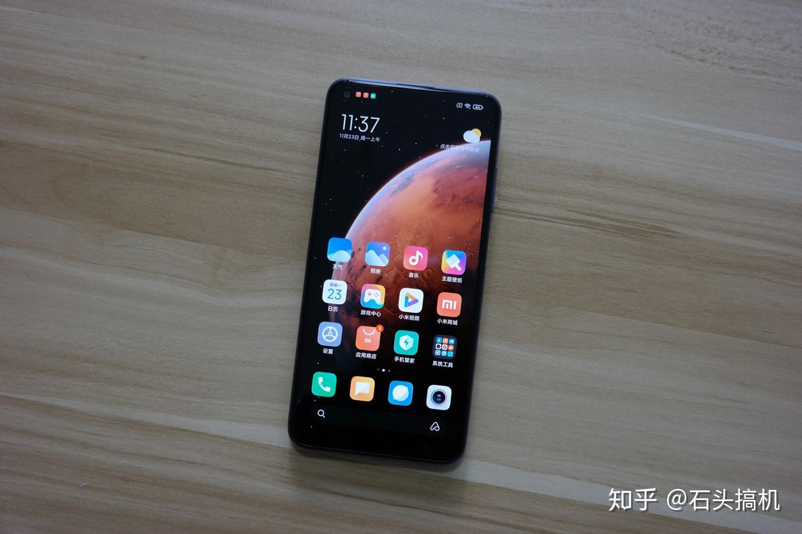 note 9采用了一块不支持高刷的lcd屏,有点令人遗憾,但这块屏幕也是有