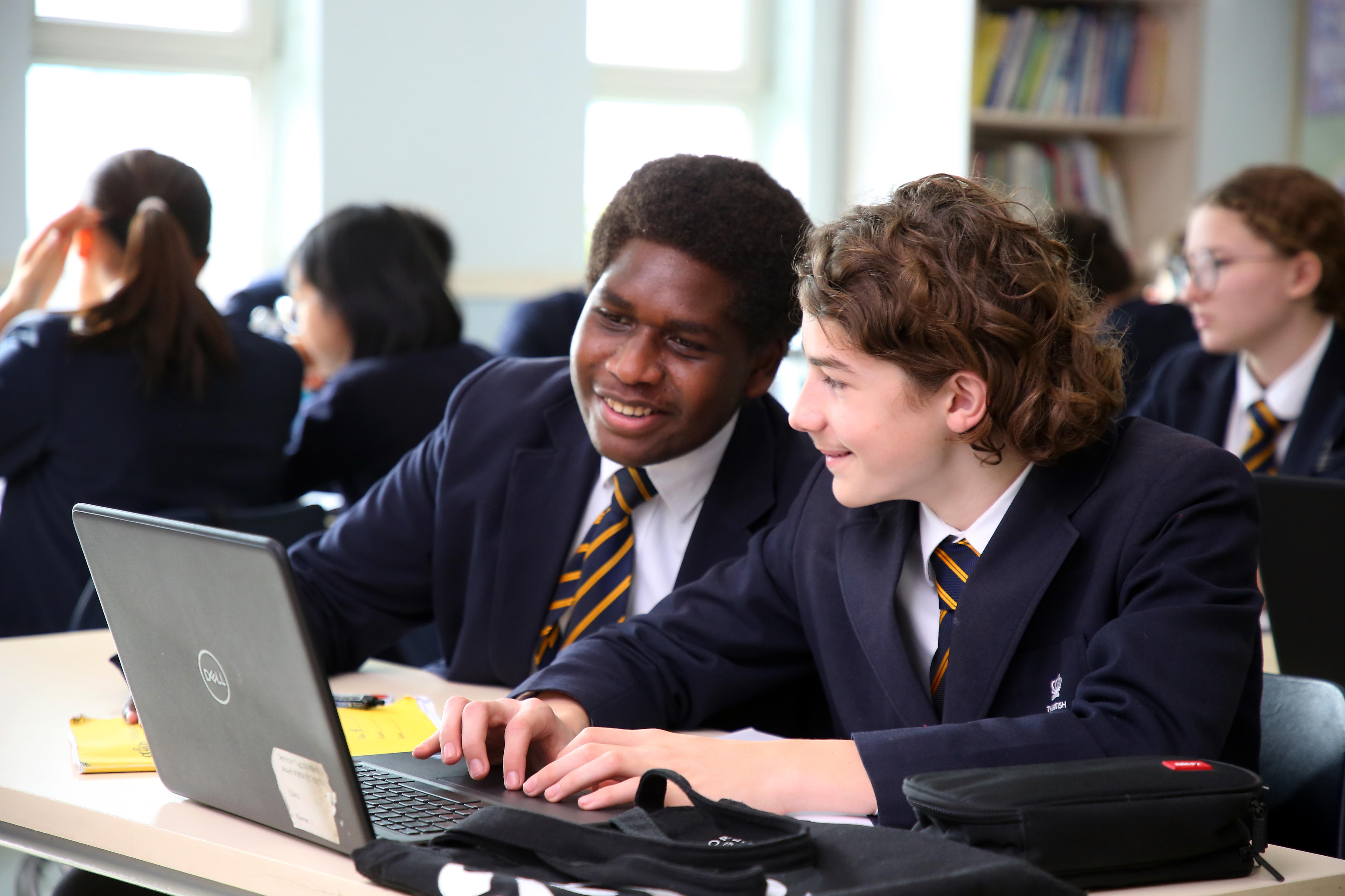 每年,北京英国学校顺义校区都会选取学生担任班级代表,环保代表,风纪