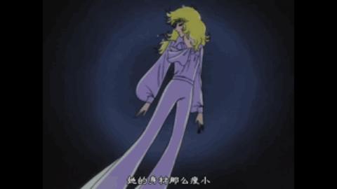 故事里说,那一年,18岁的玛丽在巴黎的化装舞会上初遇菲尔逊,两人一见