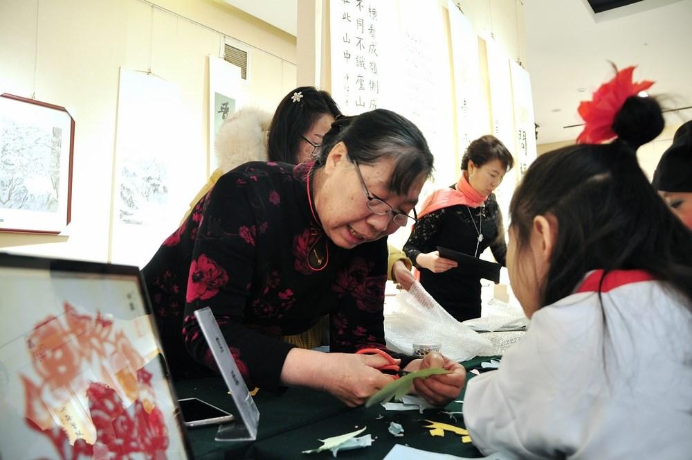 瀚海寻真野石书法工作室2019学员临帖展暨名家笔会在兰州隆重开幕