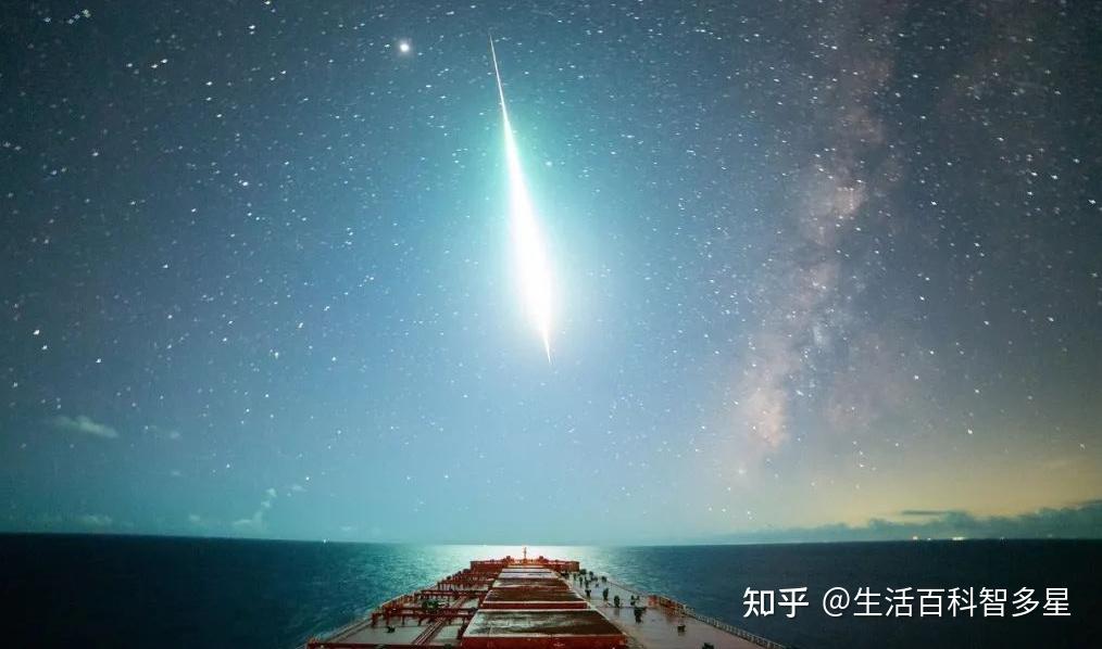 我国有多地居民拍到巨大绿色火流星 发着绿光划过天际 - 知乎