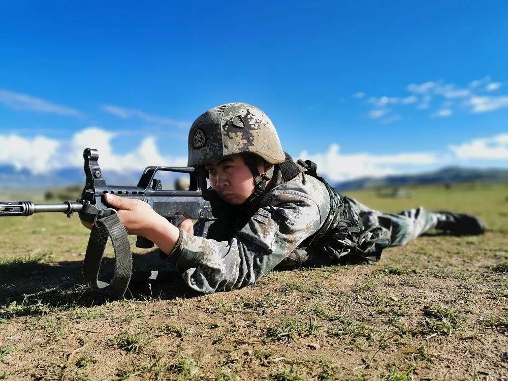 南阳人,1993年2月出生,2017年9月入伍,服役于中国人民解放军77675部队