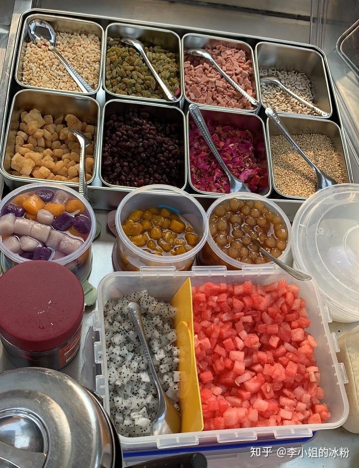 夜市摆摊卖冰粉