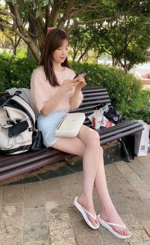 女子长期跷二郎腿致走路瘸腿,跷二郎腿的危害有哪些?