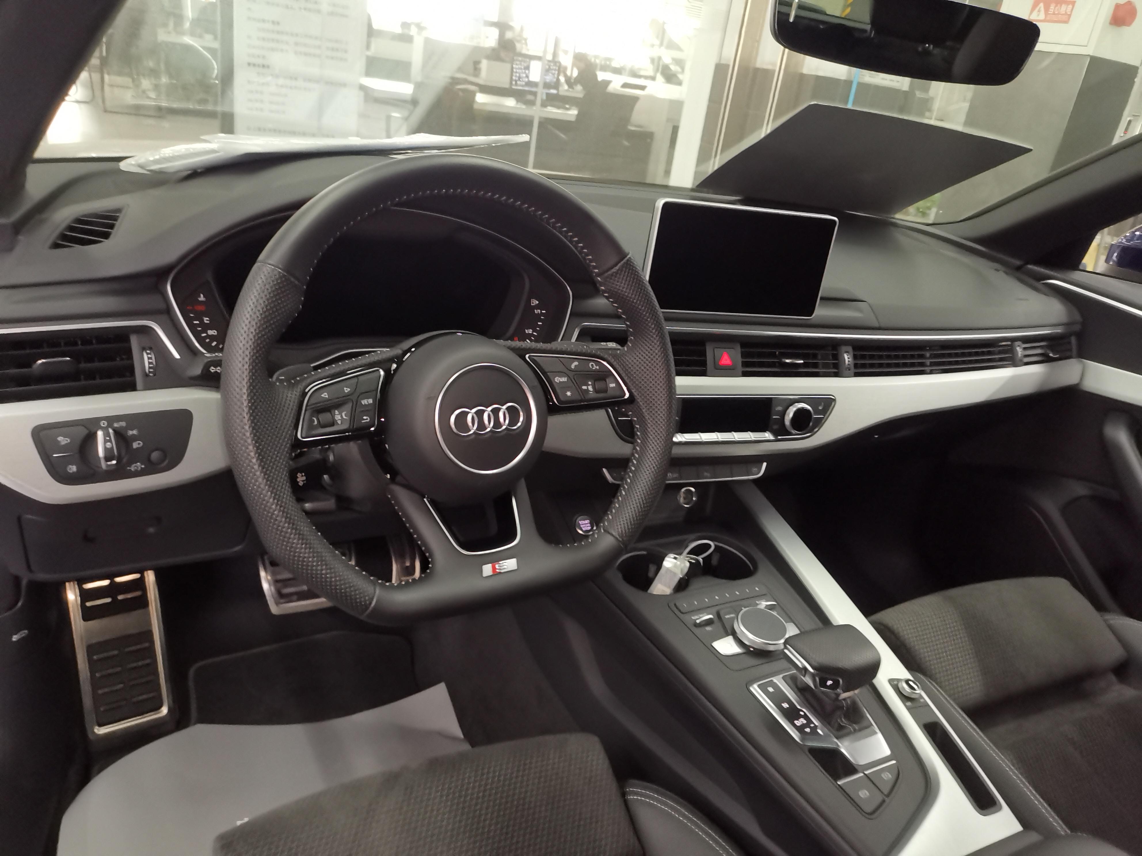 过户前买主犹豫了,这辆奥迪a4旅行车才开两千公里为啥要卖?