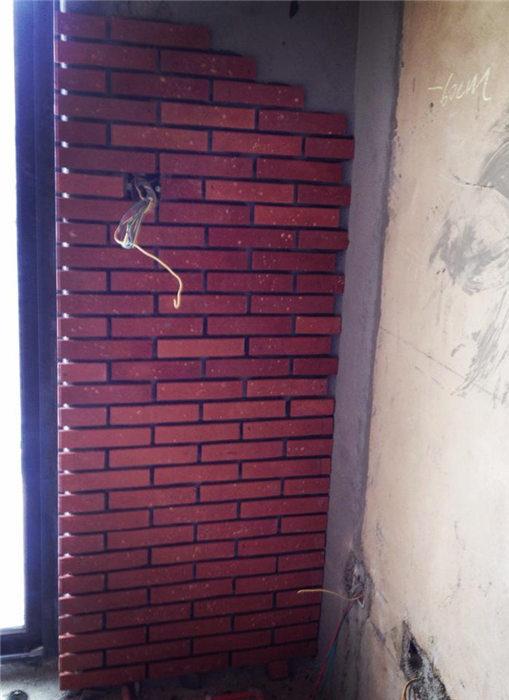 装修中的进度是各种缓慢啊,红砖墙一个平方就贴了2个小时,飞老湿家一