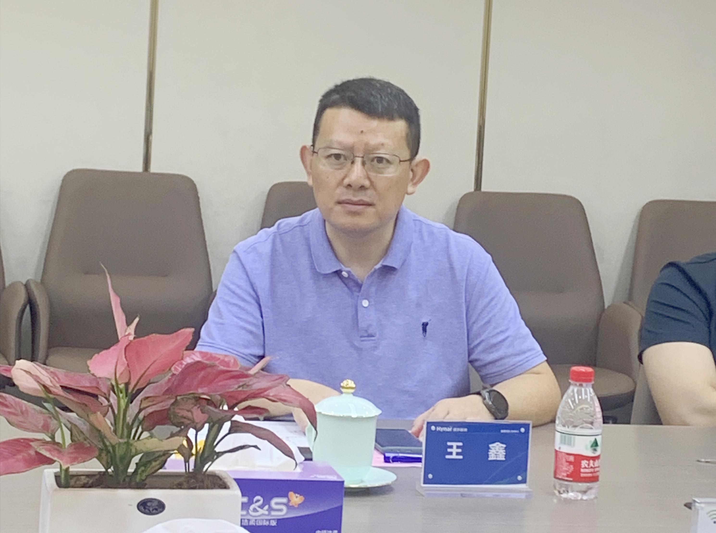 深水海纳集团副总工程师兼技术研发中心副总经理王鑫在座谈会上详细