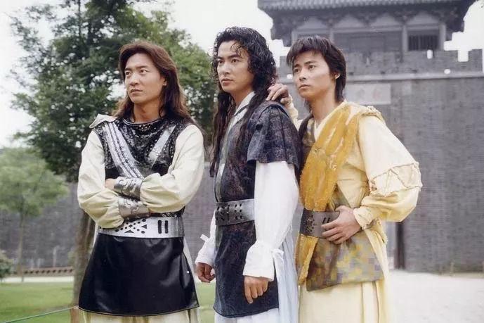 免费水月洞天第一部 v2-a30e3e847f73926e8abb9cd9463e07be_r.jpg