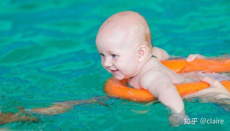 婴儿几岁可以学游泳?