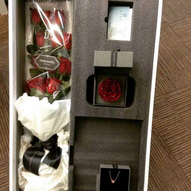 为什么有人愿意给女主播送价值过万的虚拟礼物