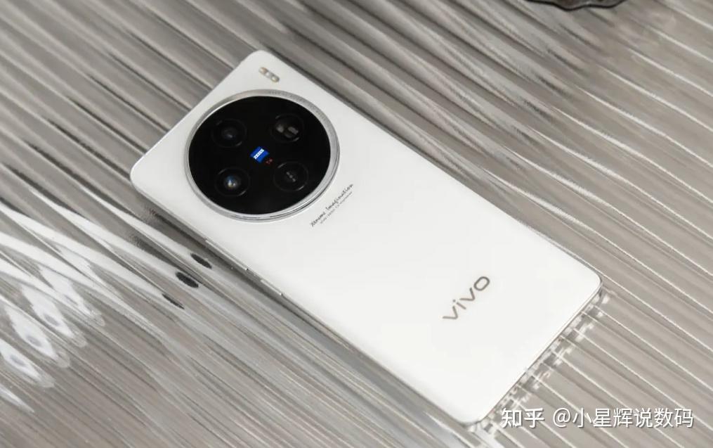 100倍变焦旗舰突降至3437元,16gb 256gb 120w快充,vivo太猛了