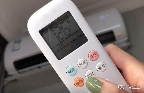 国家推荐家用空调夏季设置的温度为26至27度,空调每调高1度,可降低7%