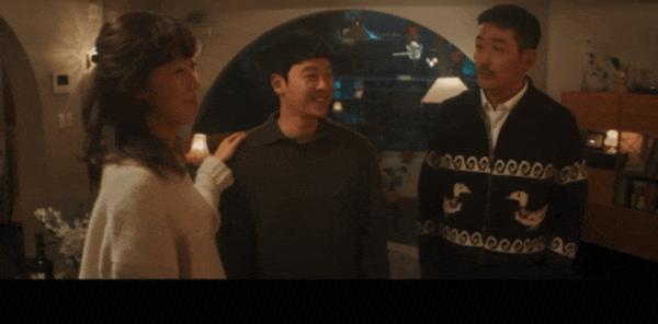 《楼上的人们》太癫了，这新片大胆又含蓄！