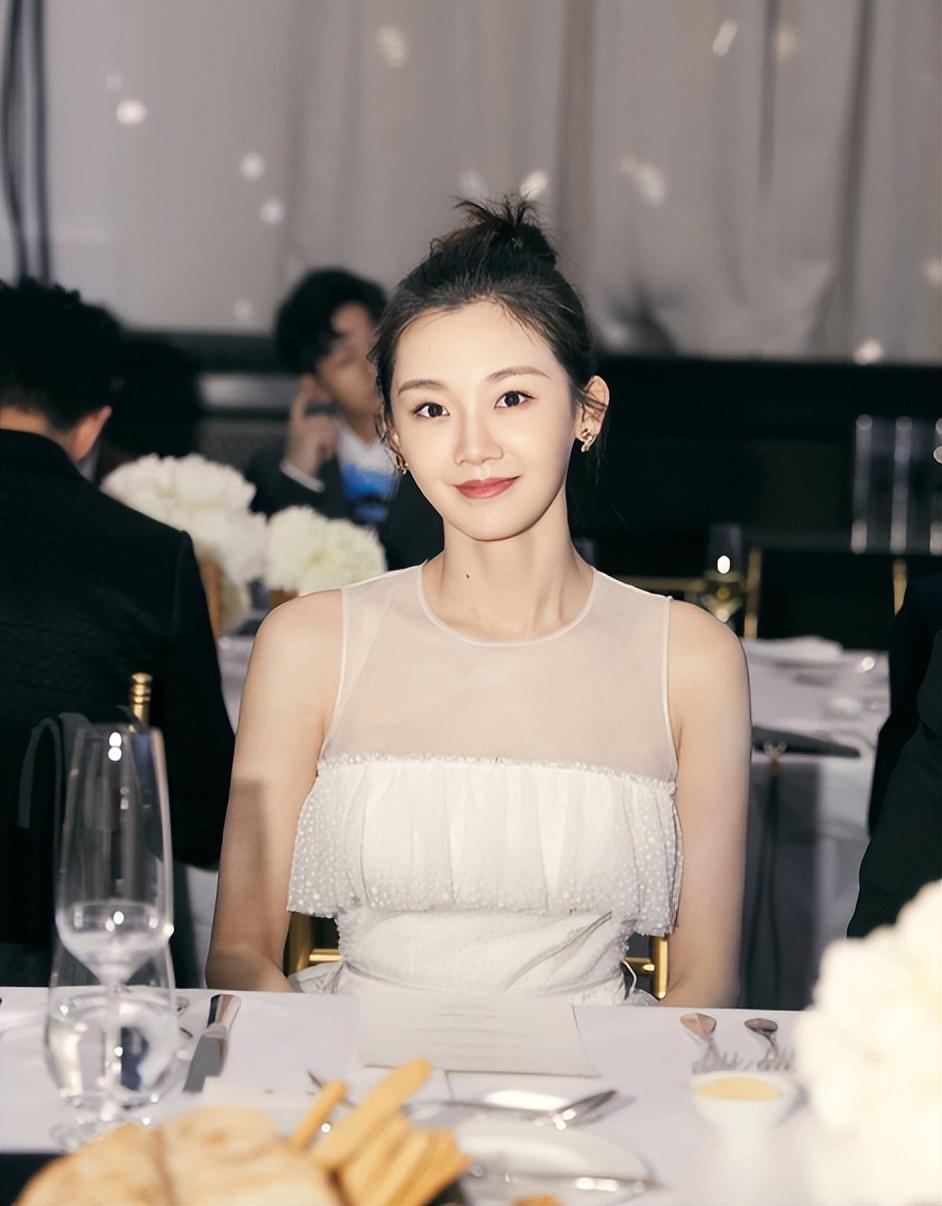 苗苗疑似在哺乳期又生三胎?网友惊叹:"这是用孩子稳住郑恺?" - 知乎