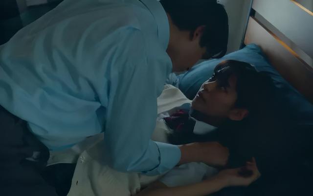 男生肚子痛揉肚子时的视频 v2-a38693322f6f99c4d1166bc12c824646_r.jpg