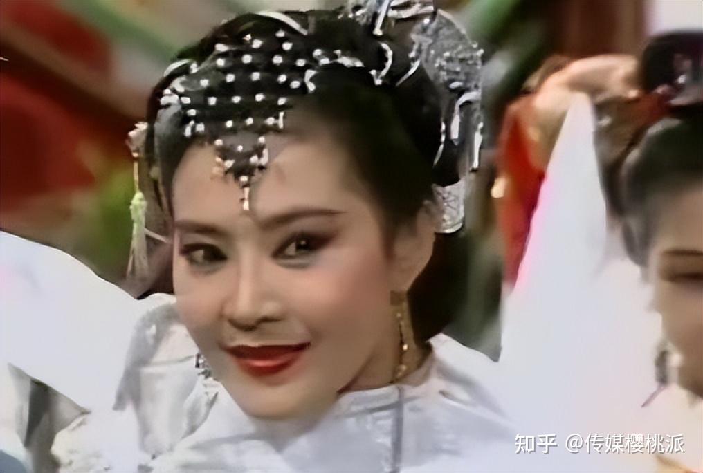 叶倩文再唱《潇洒走一回》,31年过去,歌声却投射出娱乐圈众生相(叶倩文潇洒走一回音乐单曲)