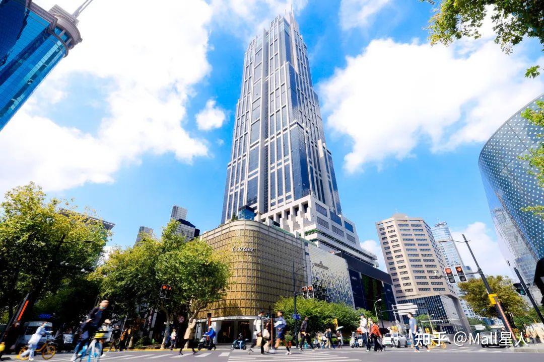 港汇恒隆广场前后门分别联通1号线和9号线,住在不同轨交线的朋友通常