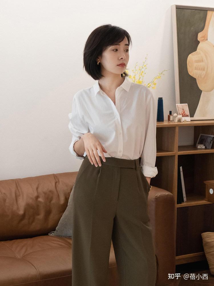 女人一旦过了40岁穿衣搭配要选气质款大方高级又很优雅