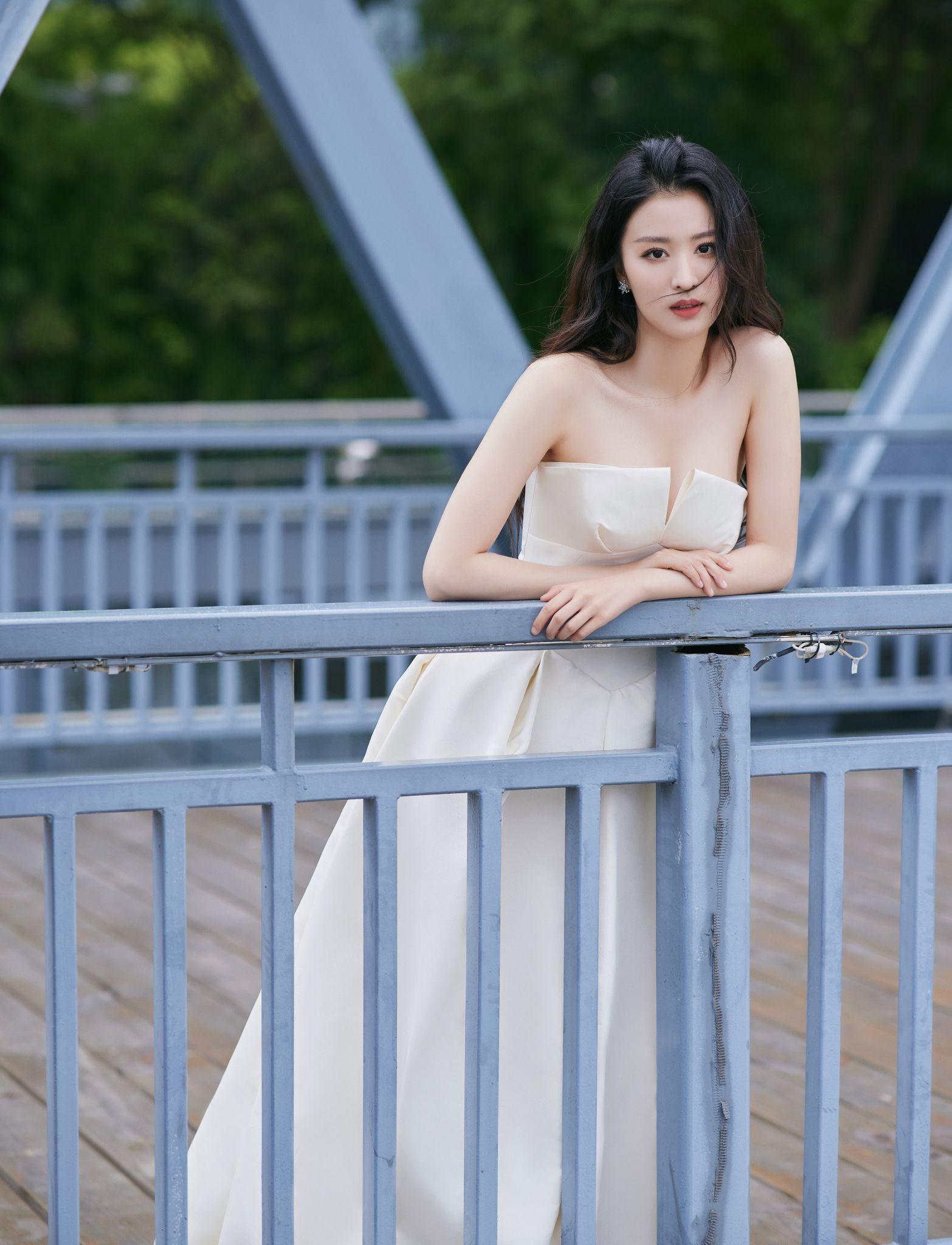 有哪些90后颜值高演技好的华人女演员?