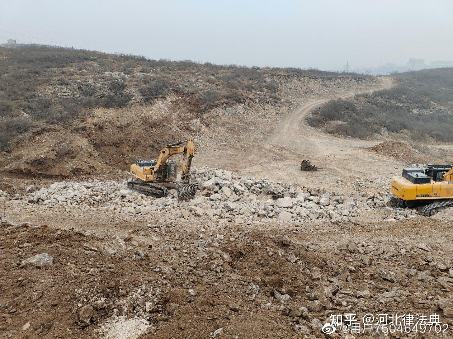 河北省邯郸市磁县黄沙镇水池村东山以整改土地为理由私自开矿卖石头