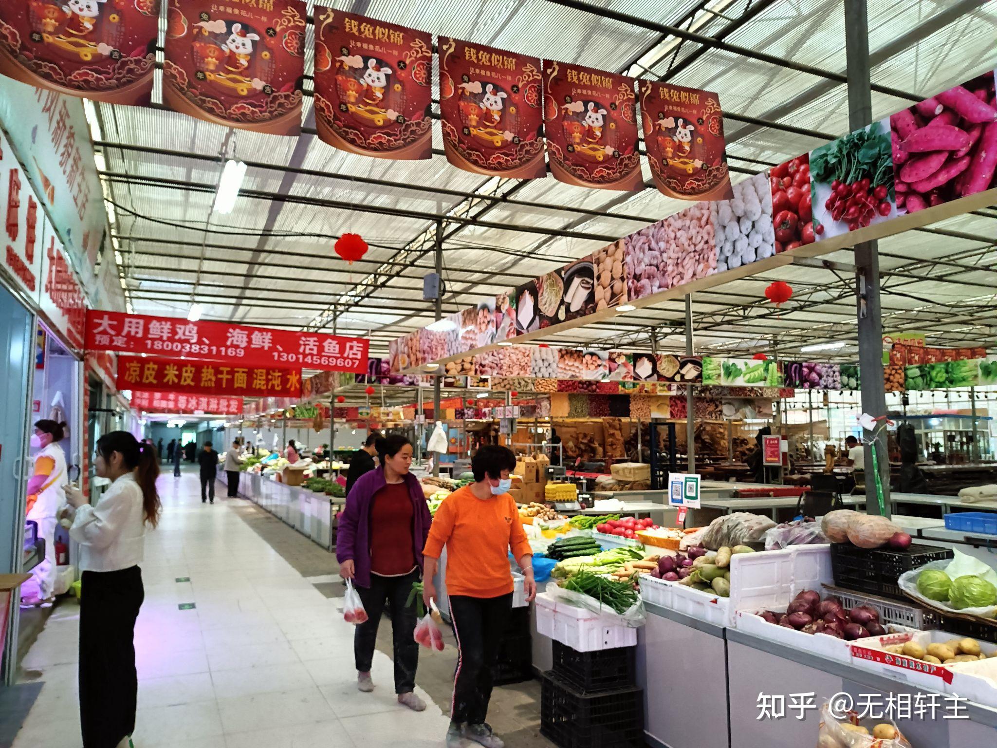 过年买花的人真多——郑州市陈寨花卉市场人潮涌动