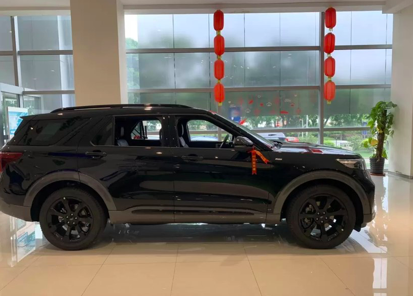 进店实拍2020款探险者黑色车身获赞提供67座布局配23t