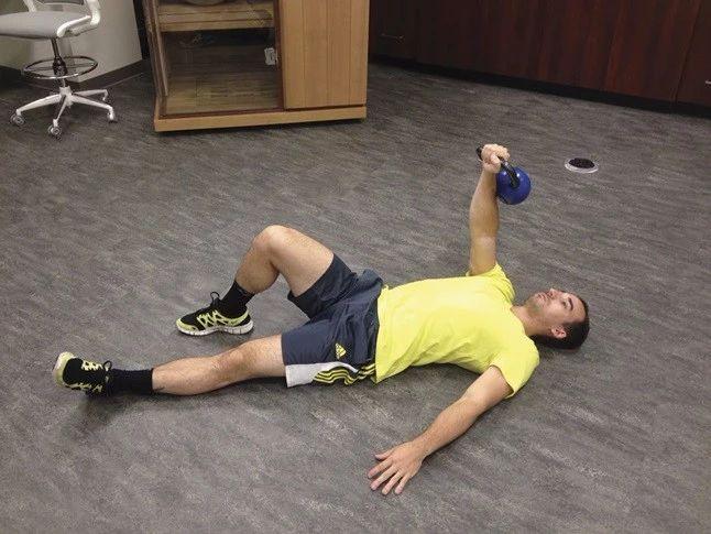 动作技巧壶铃土耳其起身