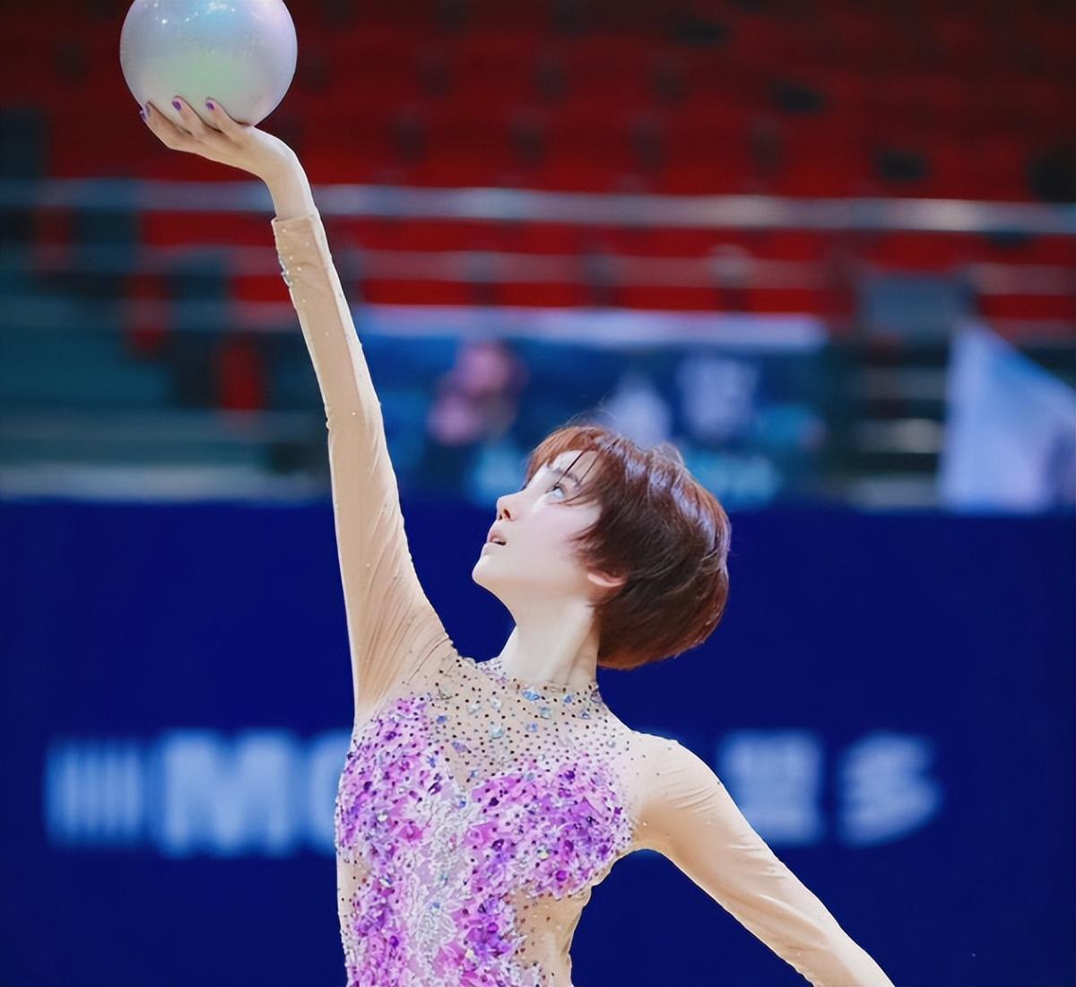 "丰满"毁了她运动员的梦,但在演艺圈体态俱佳,陈小纭美得不俗