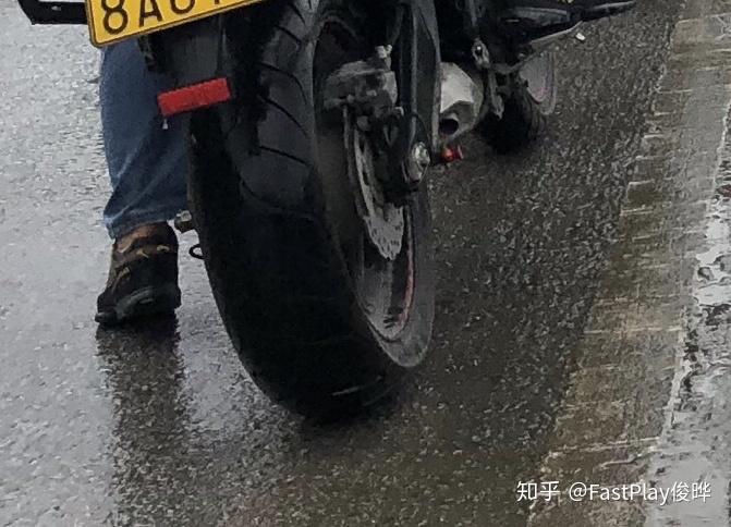 摩托车最好的轮胎是哪一种 v2-a47a95bcb6eb4efa5dd3d7b99af0f7fa_r.jpg