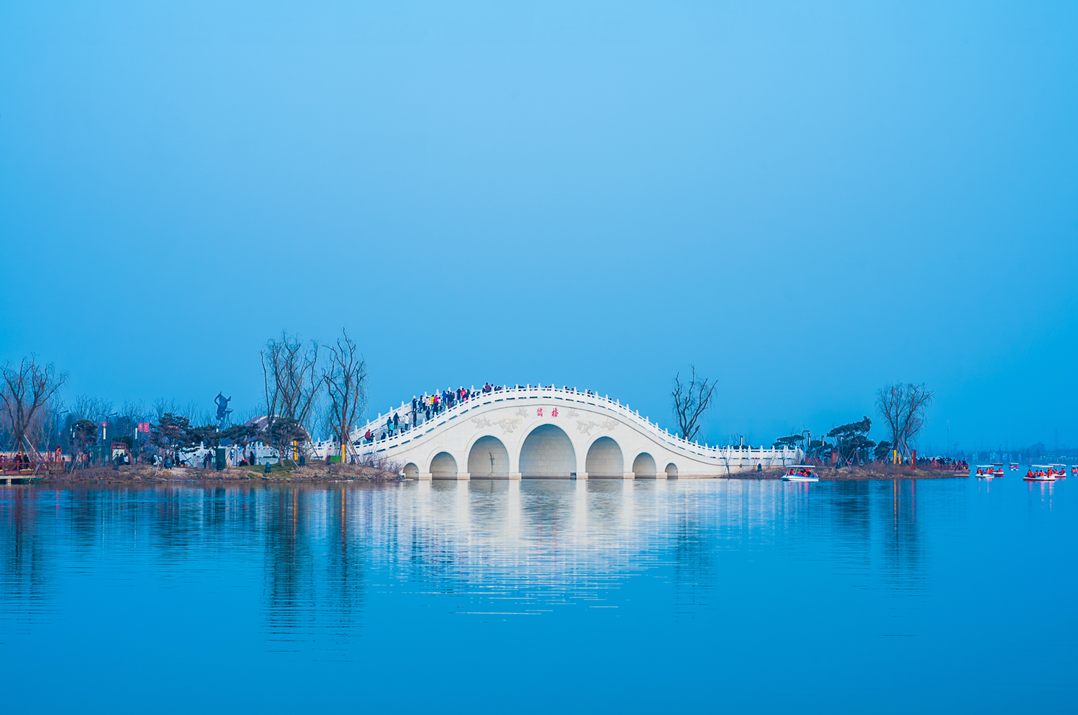 西安昆明池曾是汉武帝训练水军的基地如今为西安最大城市湖泊