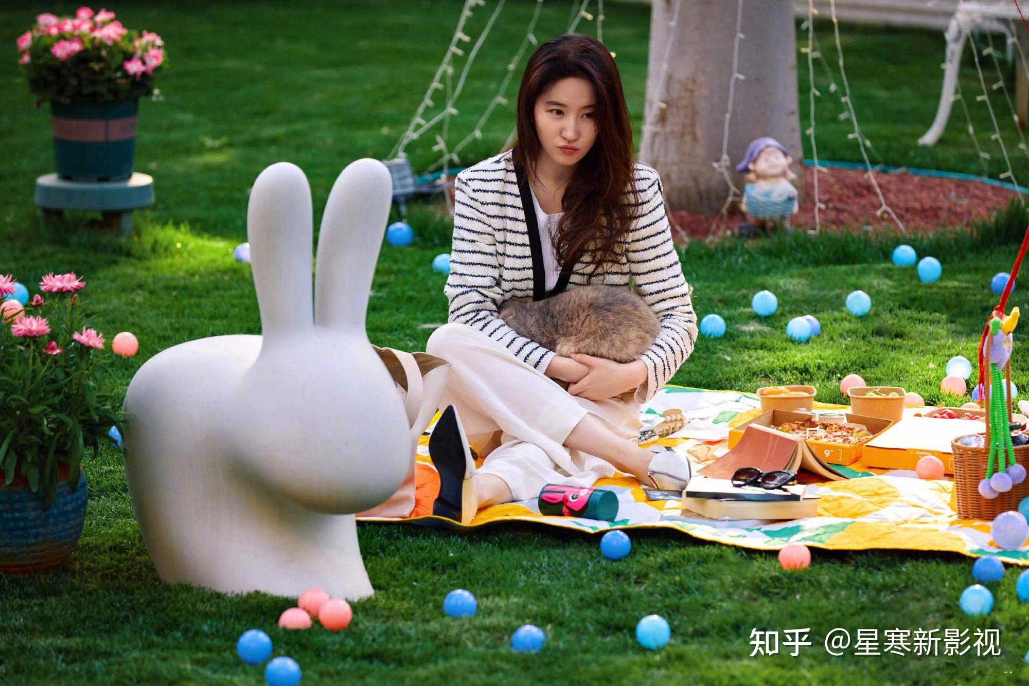 3部女主剧都火出圈,被电影圈"退货"的刘亦菲,强势开启新赛道