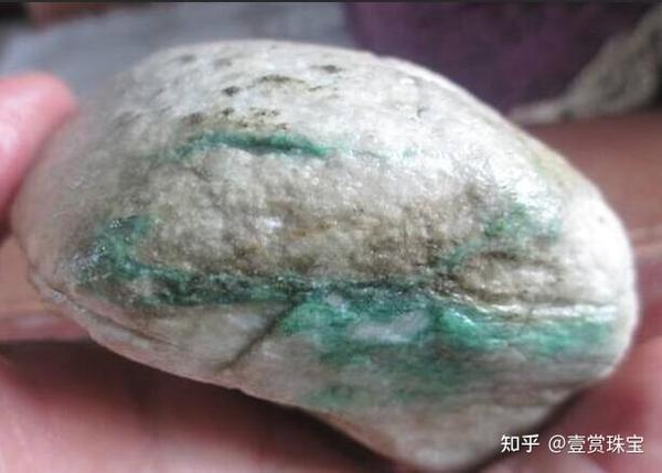 翡翠赌石的皮壳与内部玉质的关系 - 知乎