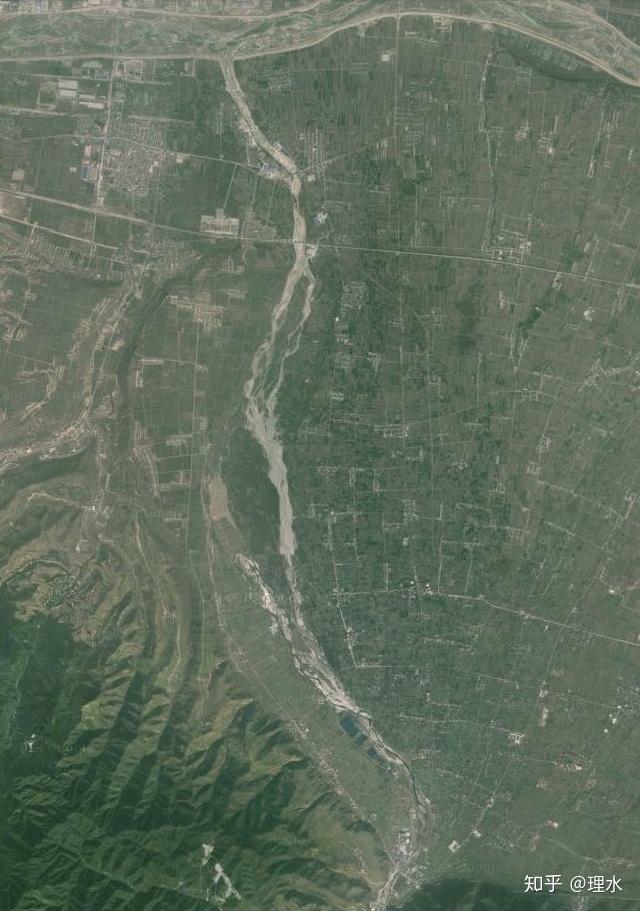 可以更清晰地看到五丈原的地形):继续放大