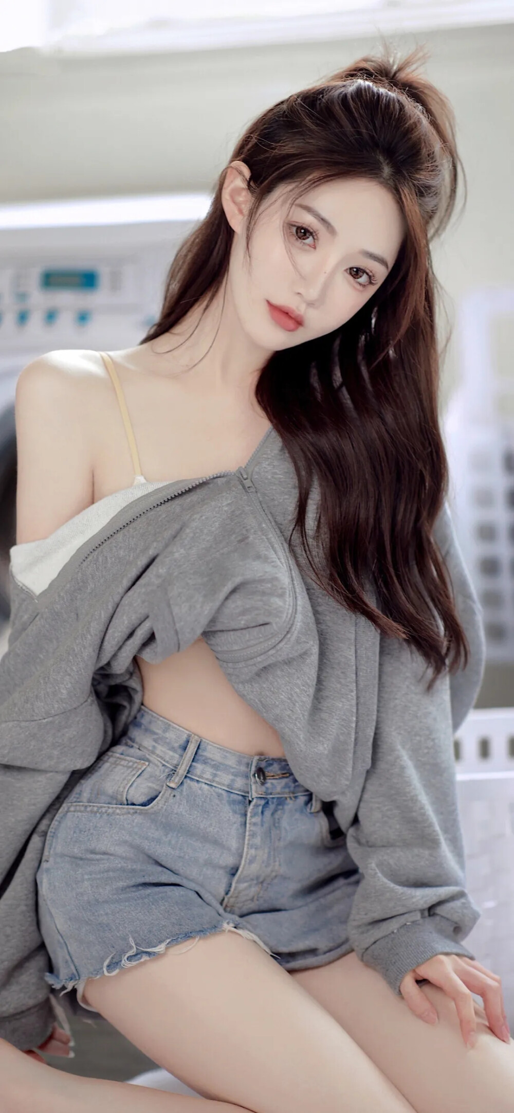 美女照片动起来的提示词 v2-a4fbc75fadd13ed8df4eda22993722c2_r.jpg