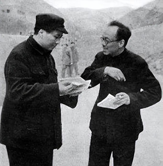 75年康生临终前,坐救护车求见周总理,揭发江青:她历史上有问题 - 知乎