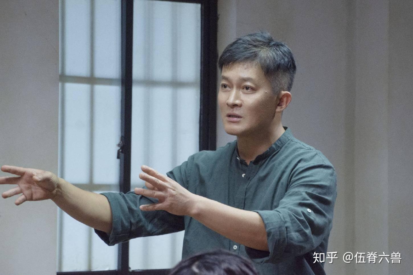 杨志刚的“靠哥人生”:大哥救他命,二哥带他玩,三哥捧红他 - 知乎