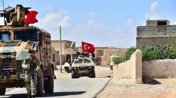 叙利亚空袭入境的土耳其士兵,为了复仇土耳其不择手段 