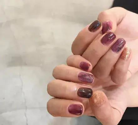 这里可能是最全的新年美甲集合了-新年美甲图片2021简单大方红色衣服