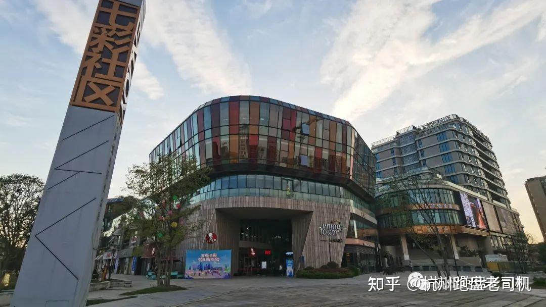 97㎡做两房，阳台外面还有一堆工厂！这个未来社区，悠着点买 - 知乎