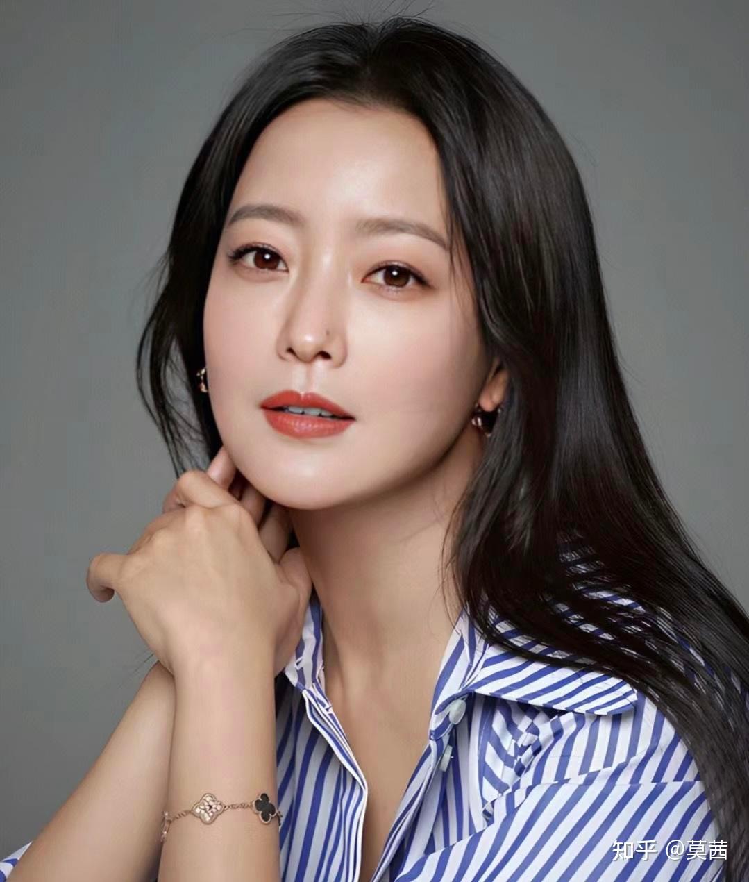 金喜善"长相平平"到底算不算顶级美女?看她的16岁到47