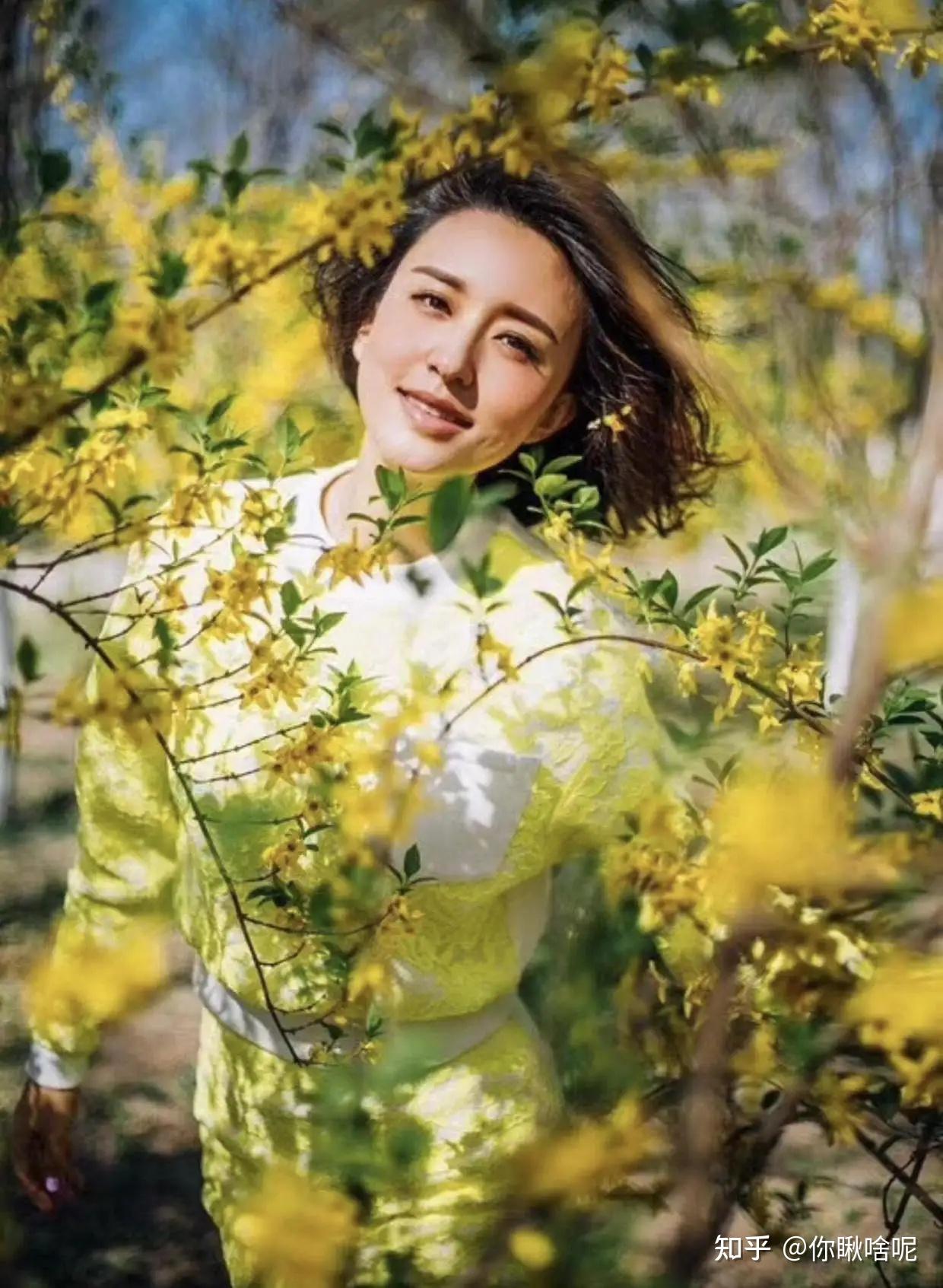 央视主持张蕾:嫁大20岁矿业大亨,婚后生一子,一家三口其乐融融 - 知乎
