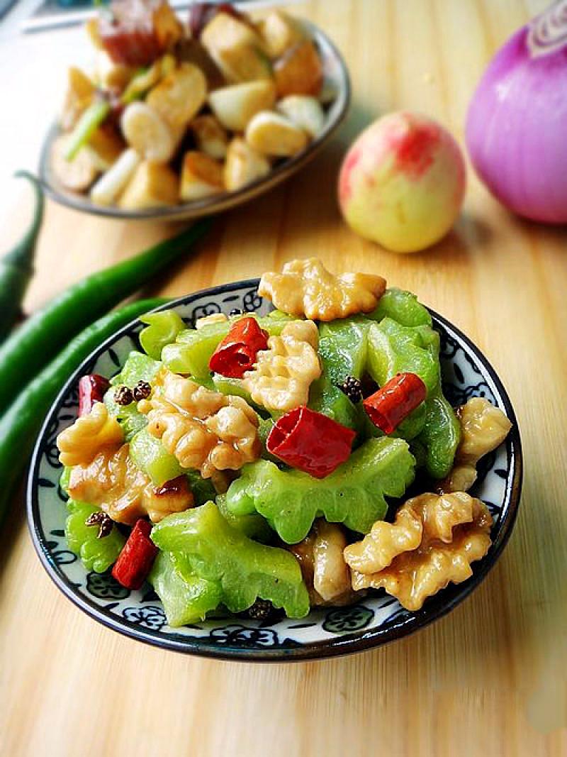 原知胃长寿果食谱系列之核桃煸苦瓜