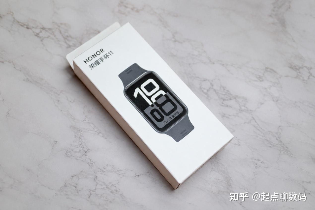 荣耀手环11体验:15.3g到底有多轻?戴上后确实有点意外