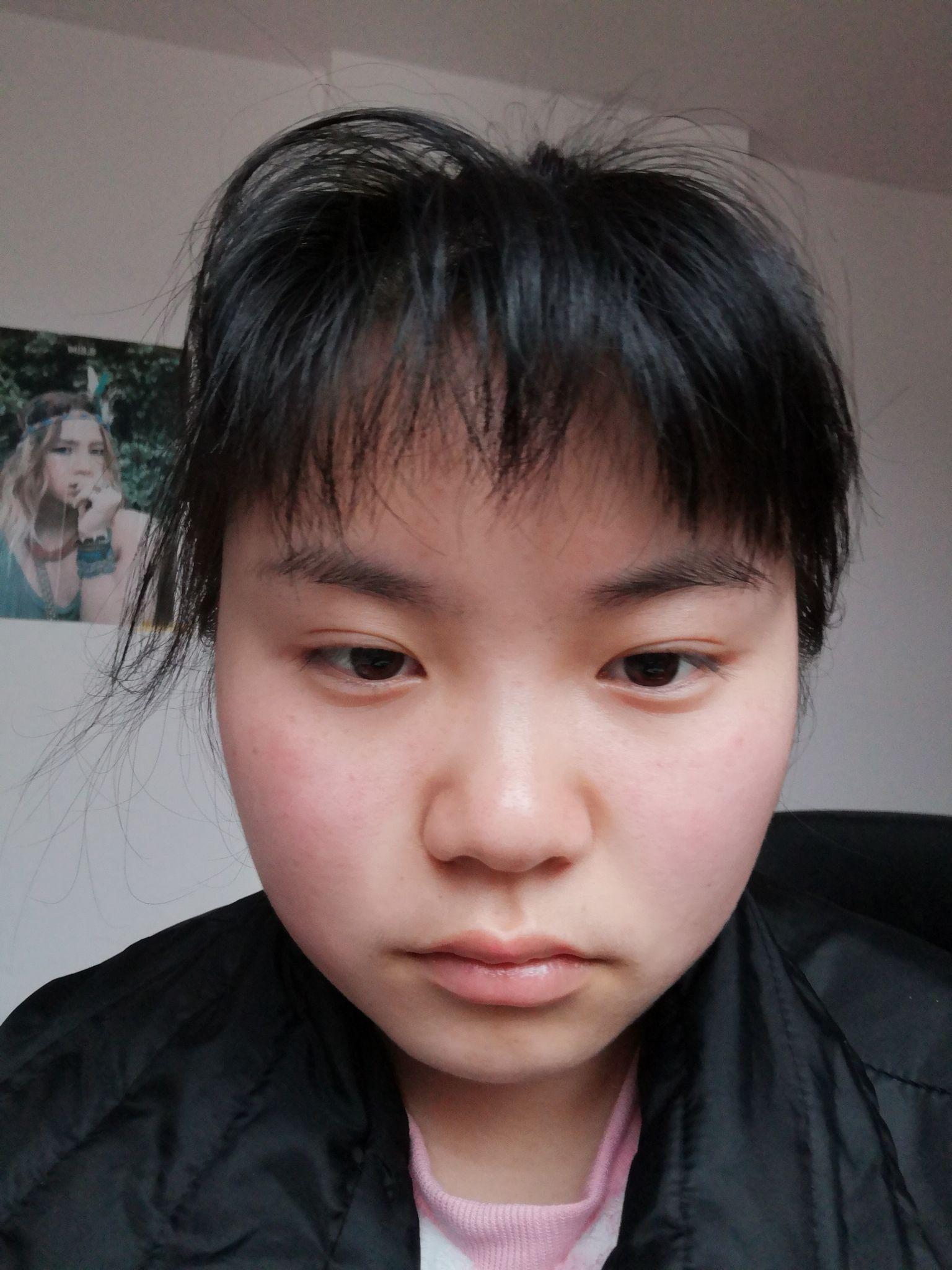 为什么觉得自己长的好奇怪 v2-a66bf10a9c8c50f188a0f5fcda9a64a2_r.jpg