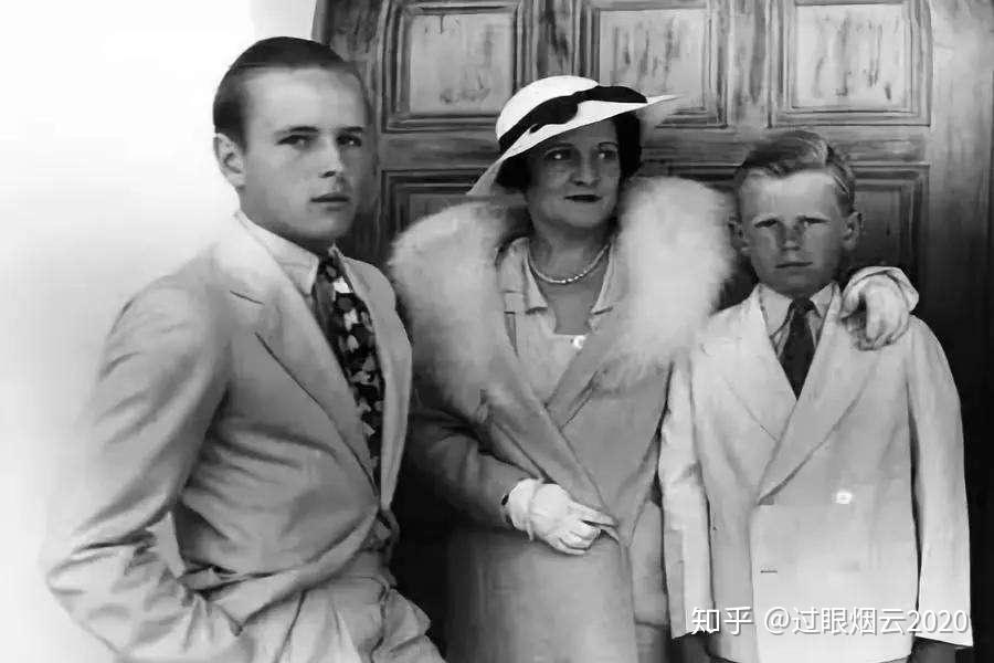 1932年9月16日,杰西·利弗莫尔和第二任妻子离婚,桃乐丝保留了两个