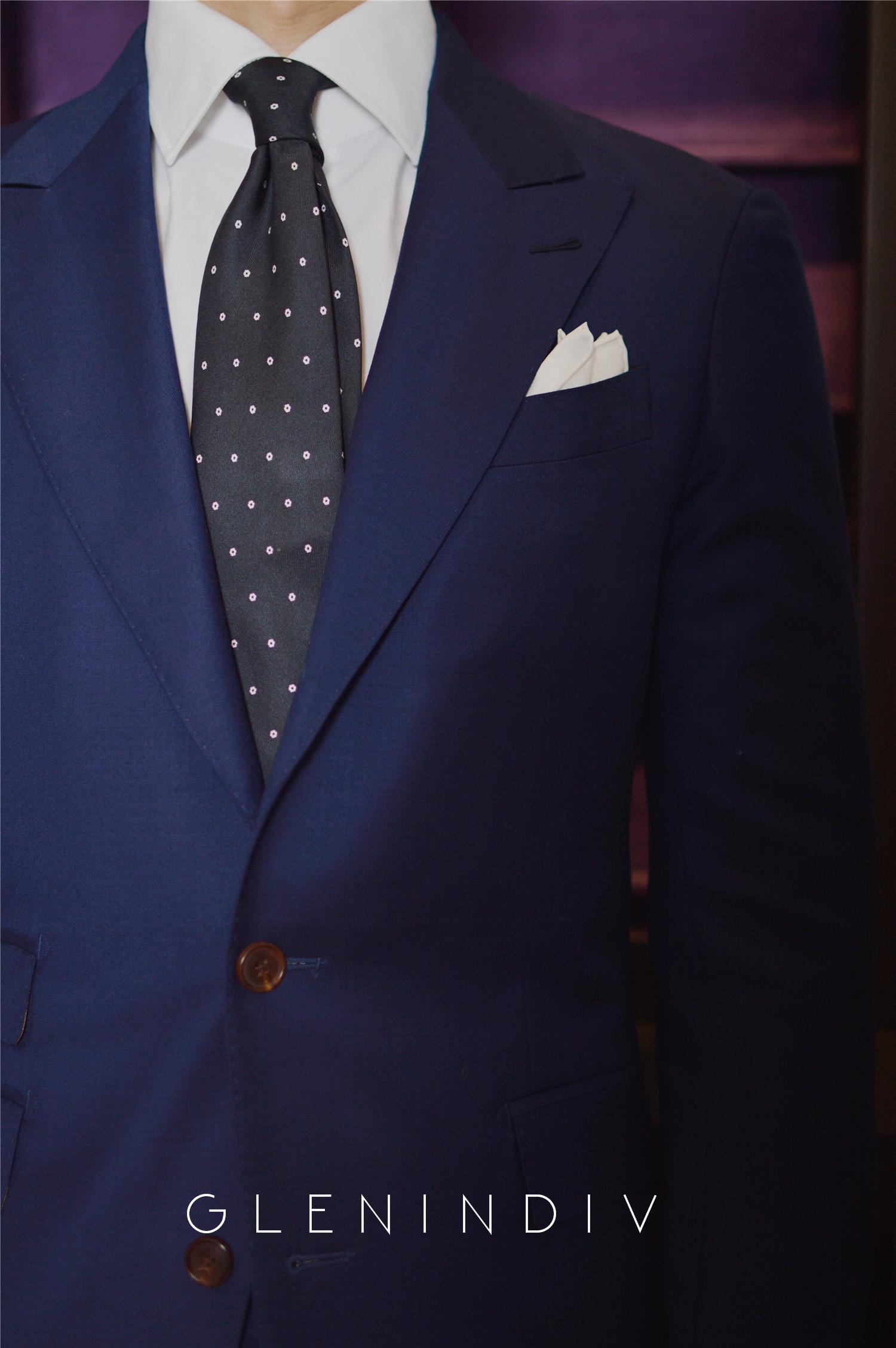 怎么把海军蓝西装穿去工作婚礼休闲三种场合