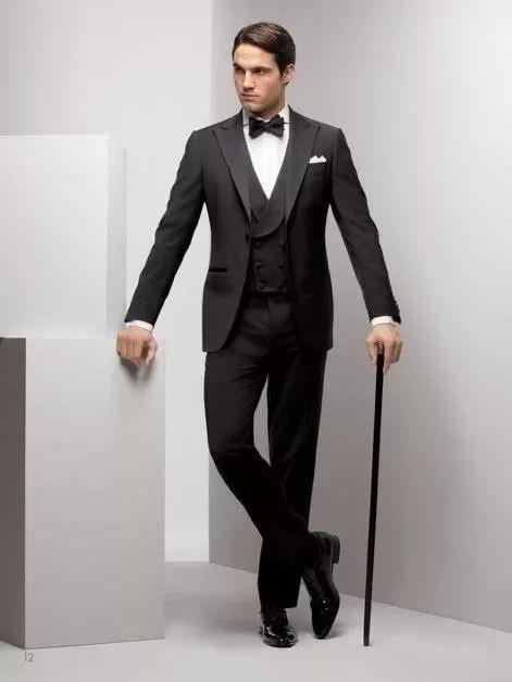 在那个必须遵守严格的社交礼仪的年代,手杖对于一位绅士而言,是他完美