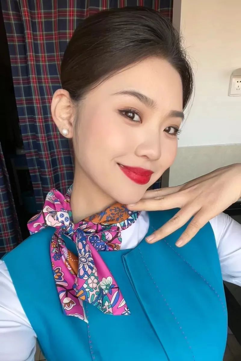 青岛航空科技职业学院青春榜样丨李昕减重50斤逆袭成为准空姐她的每一