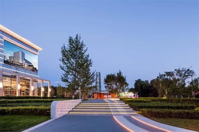 笛东臻品穿梭时光的艺术之旅首创公园城